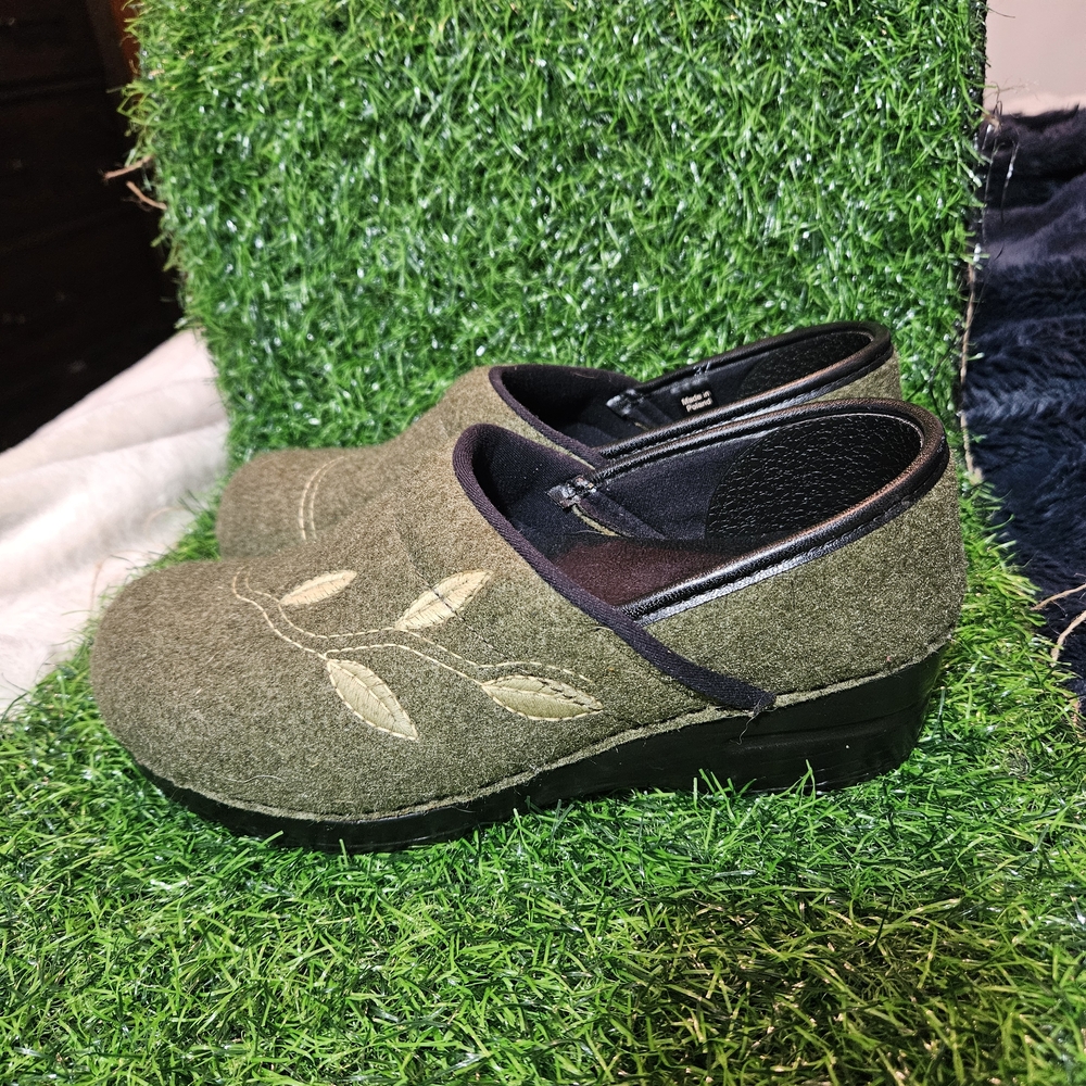 Dansko Olive Green Wool Slip-On Mules with Leaf Stitching - Picture 6 of 13